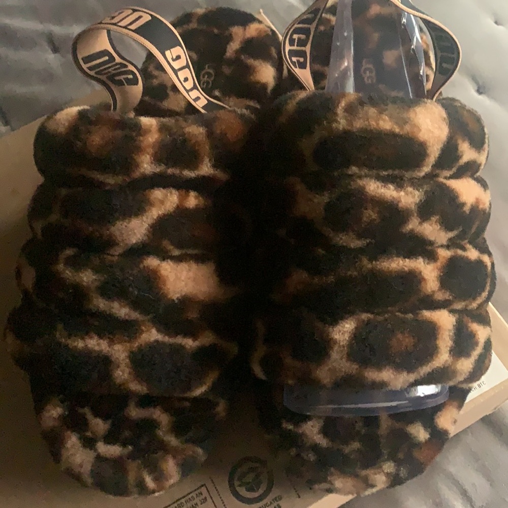 Ugg Slipper - image 3